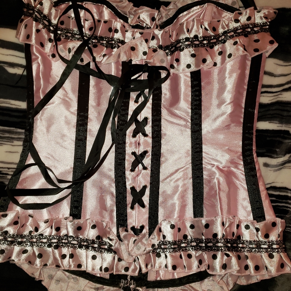 Bundle of ladies lingerie